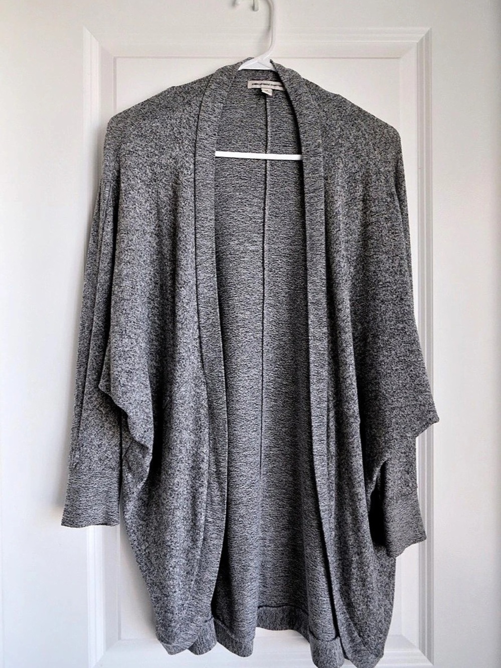 American Eagle Outfitters Gray Open-Front Shrug Size Small